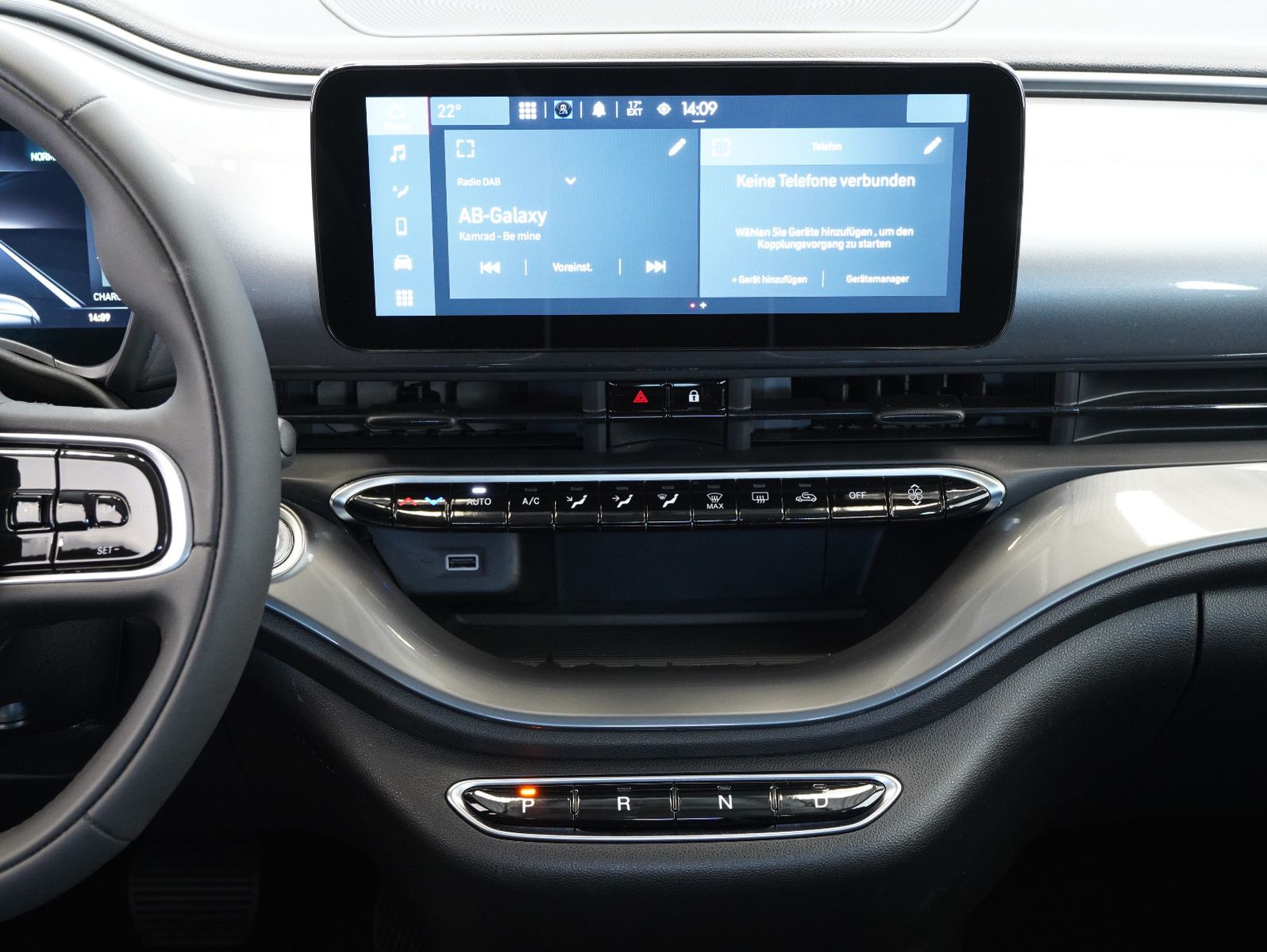 Fahrzeugabbildung Fiat 500e 87KW/42kWh/DC-LADEN/CARPLAY/DAB/SOH