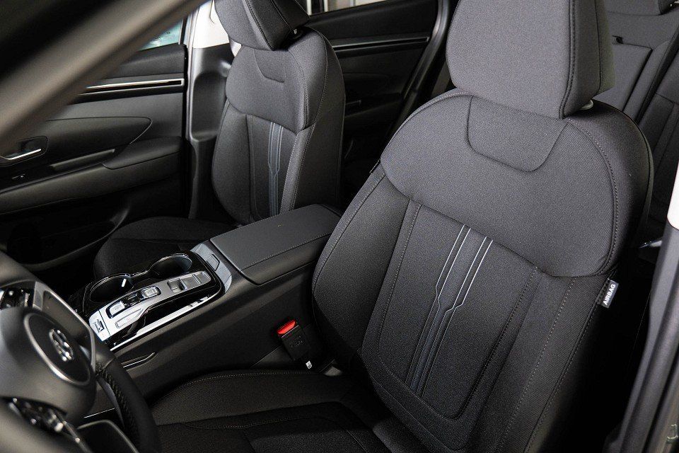 Fahrzeugabbildung Hyundai TUCSON Plug-in BASIS