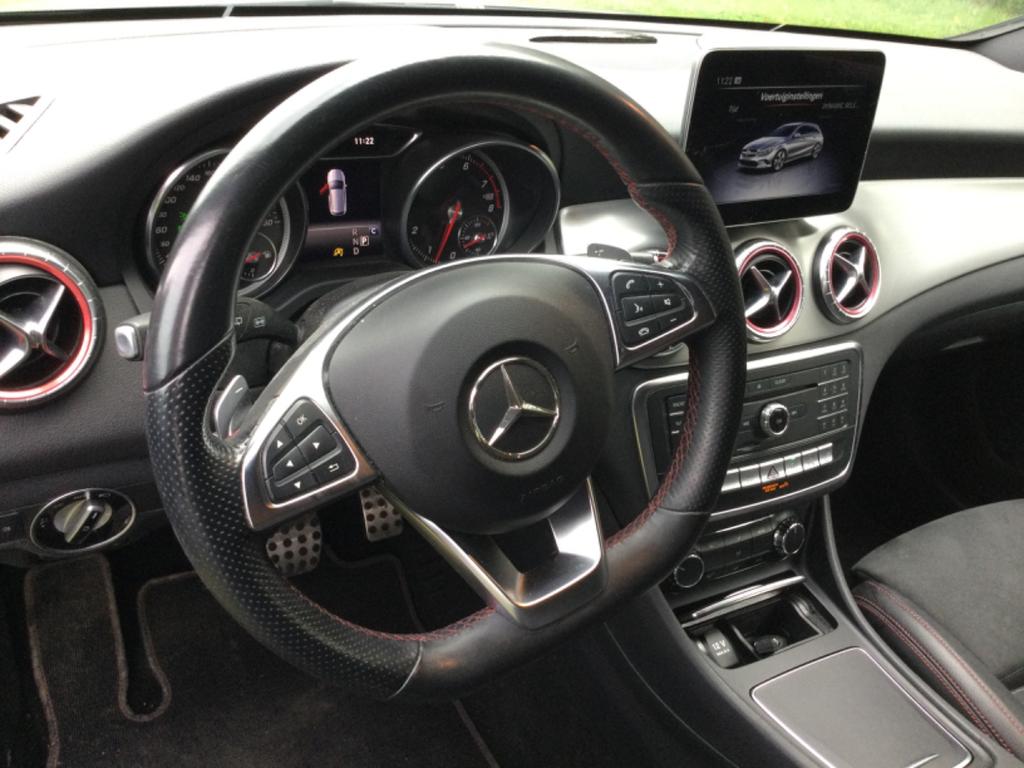 Mercedes-Benz CLA 180