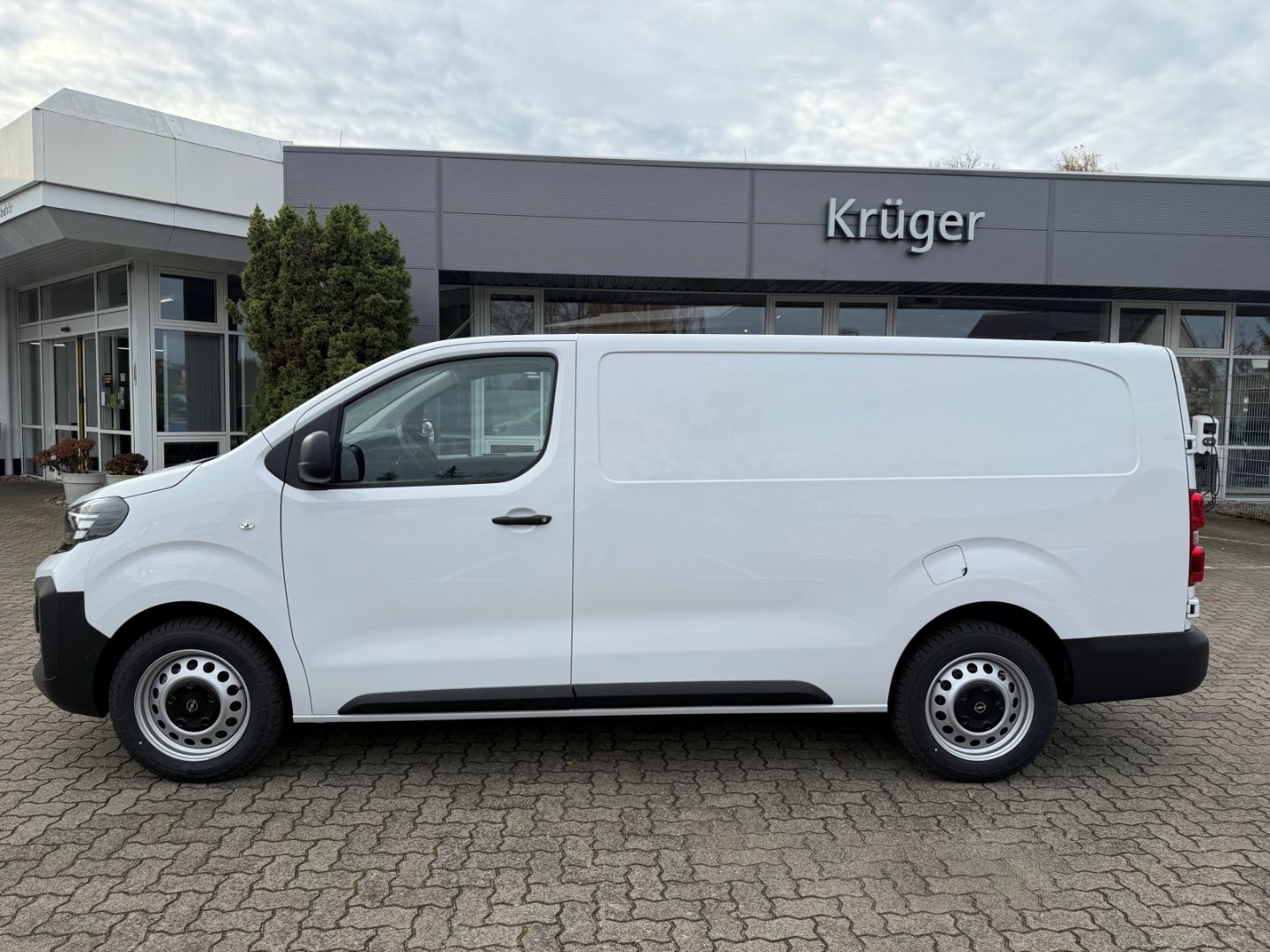 Fahrzeugabbildung Opel Vivaro Opel Kasten XL LED+AHK+Laderaumschutz