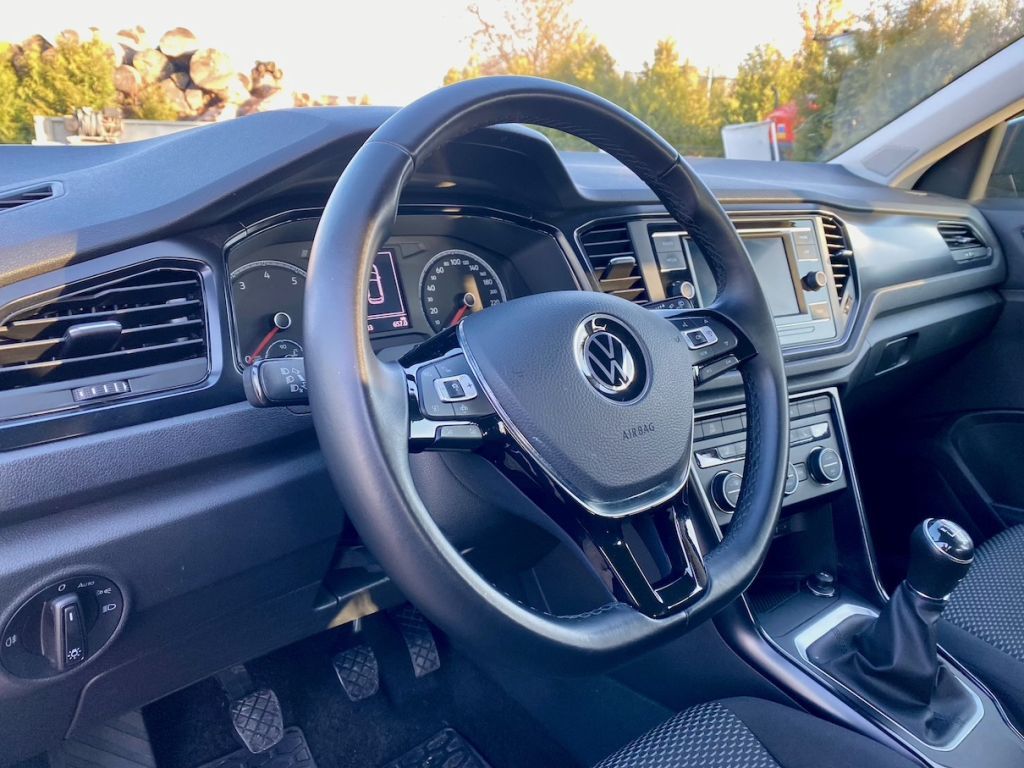 Fahrzeugabbildung Volkswagen T-Roc 1.0 TSI OPF AAC SHZ CARPLAY PDC ALU