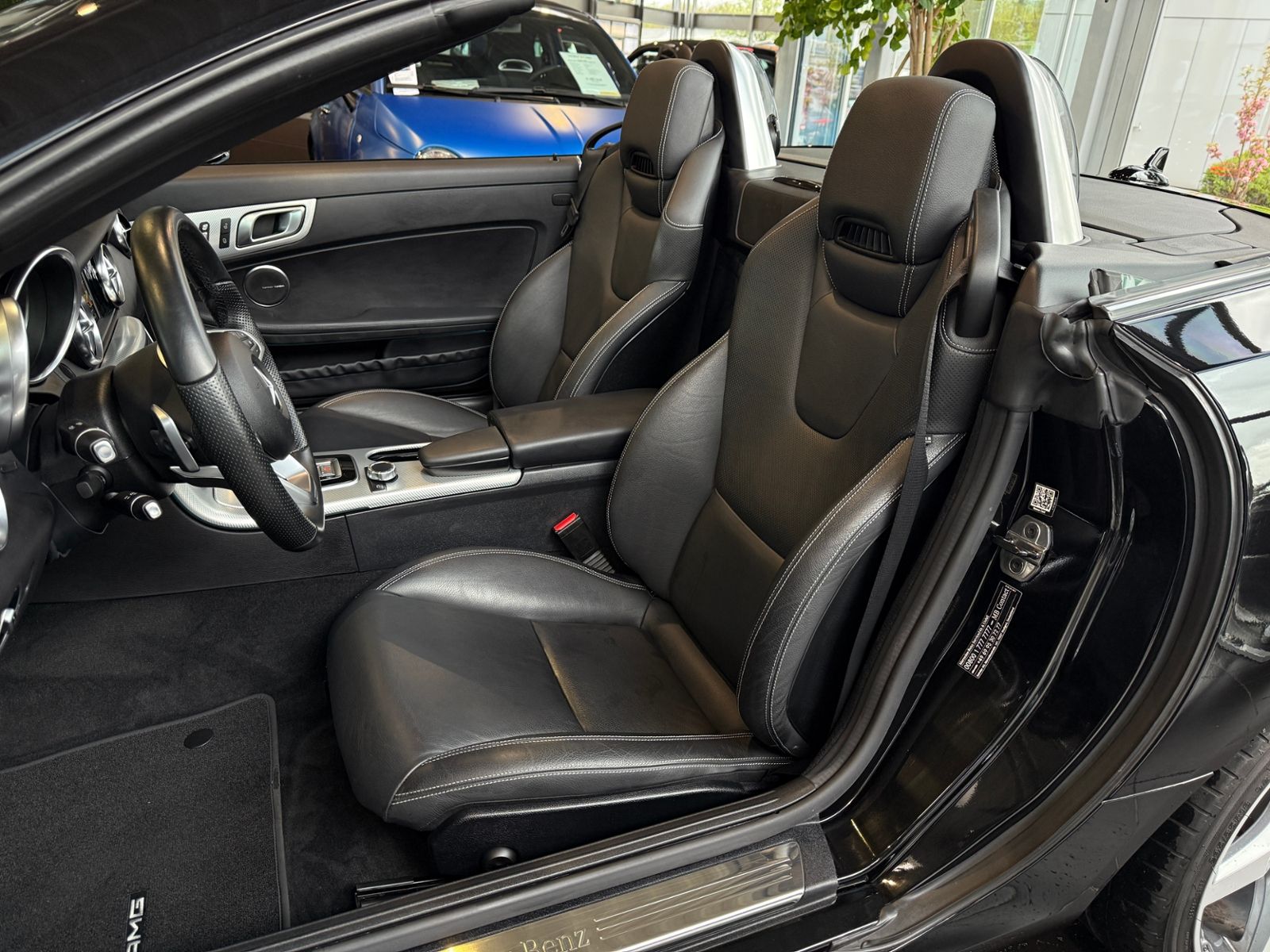Fahrzeugabbildung Mercedes-Benz SLC 300 AMG Line H/K MEMORY LED ALU