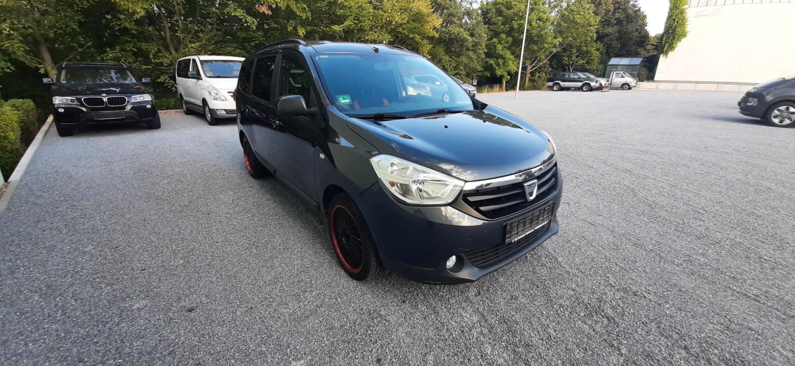 Dacia Lodgy 2015 — rear view
