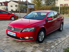 Volkswagen Passat Limousine  Navi Klimaautomatik PDC AHK