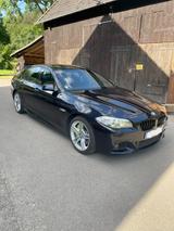 BMW F10 550i - BMW 550: F10 550i