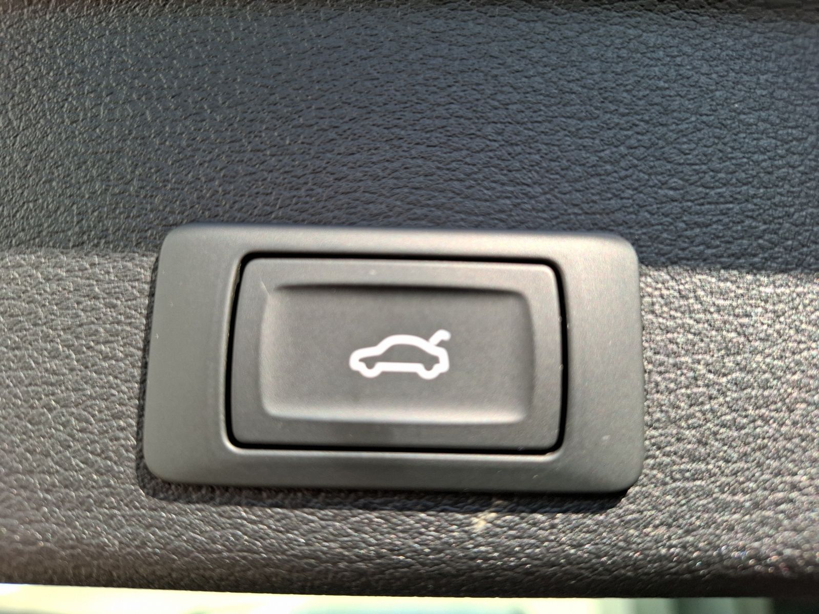 Fahrzeugabbildung Audi A4 Avant 40 TDI advanced quattro S-tronic Navi A