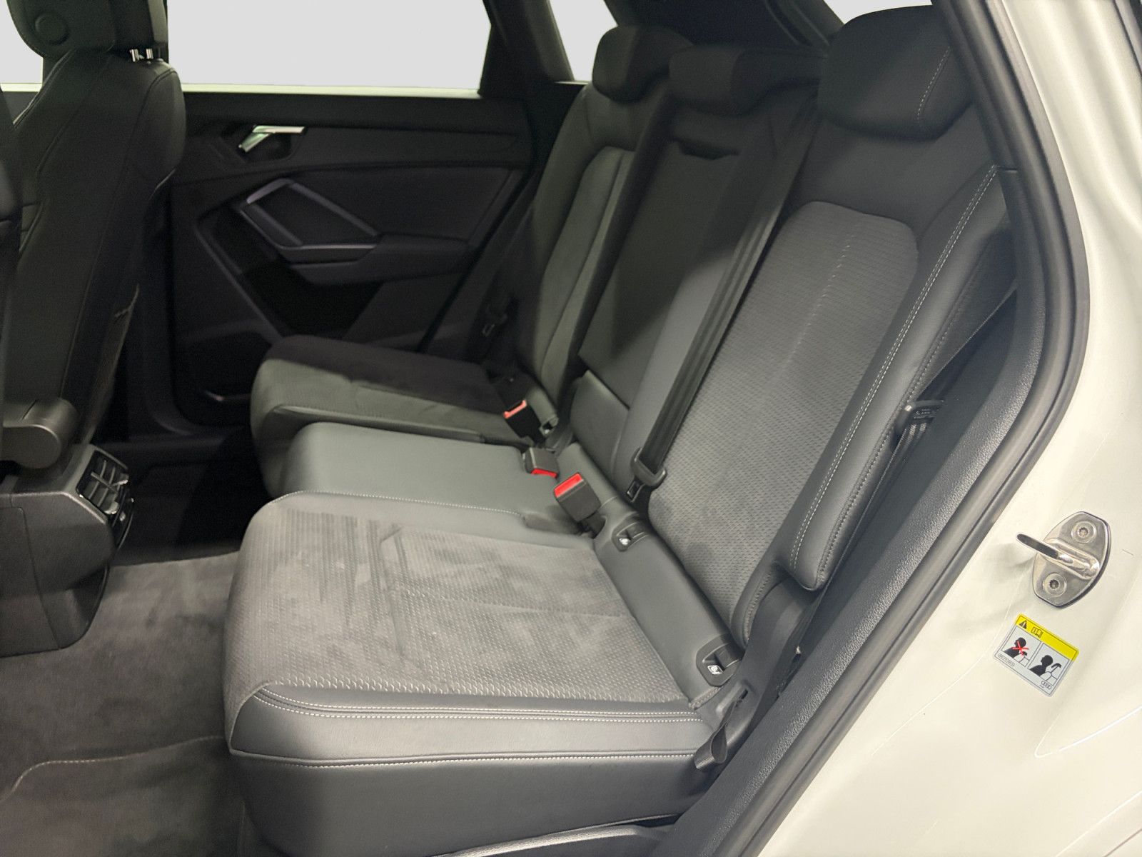 Audi Q3 45 TFSI quattro S line AHK Matrix Pano 360° foto 13