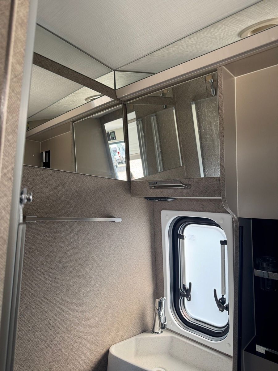 Fahrzeugabbildung Karmann Davis Lifestyle DA 591 LS Markise Combi D6E