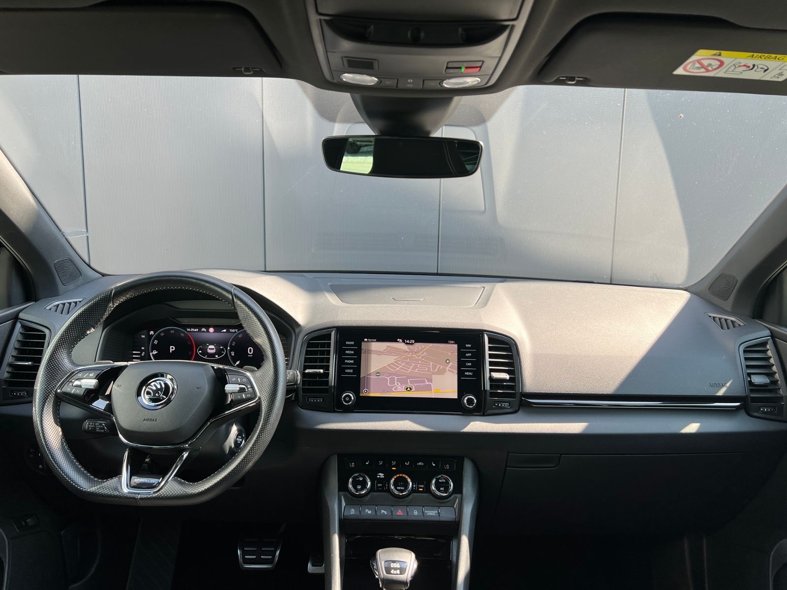 Fahrzeugabbildung SKODA Karoq Sportline 2.0 TDI DSG 4x4 "AHK, Matrix-LED