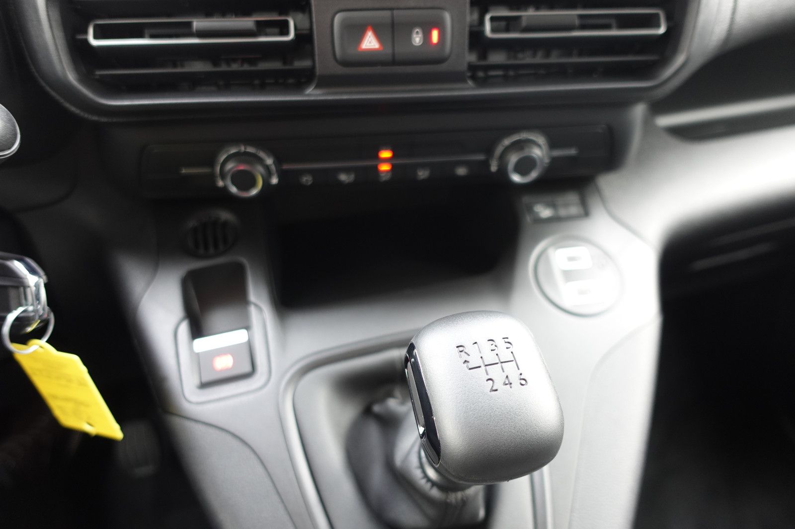 Fahrzeugabbildung Opel Combo Cargo XL erhöhte Nutzlast - Allwetter