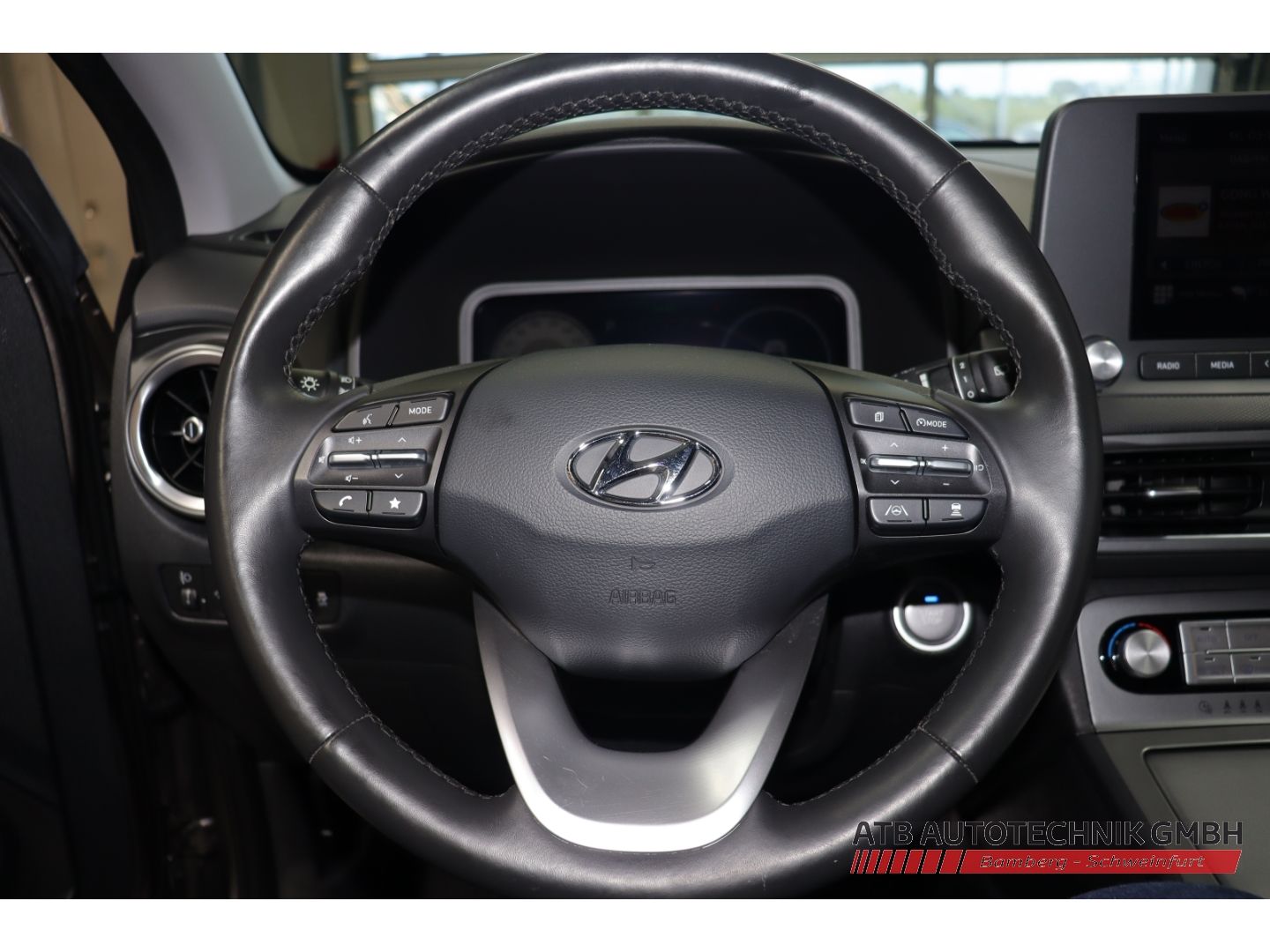 Fahrzeugabbildung Hyundai KONA Elektro Trend 2WD 39,2 kWh 96,6% SOH LED AC