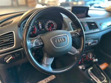 Audi Q3 2.0 TFSI quattro *Xenon*Klima*SHZ*Navi*PDC*