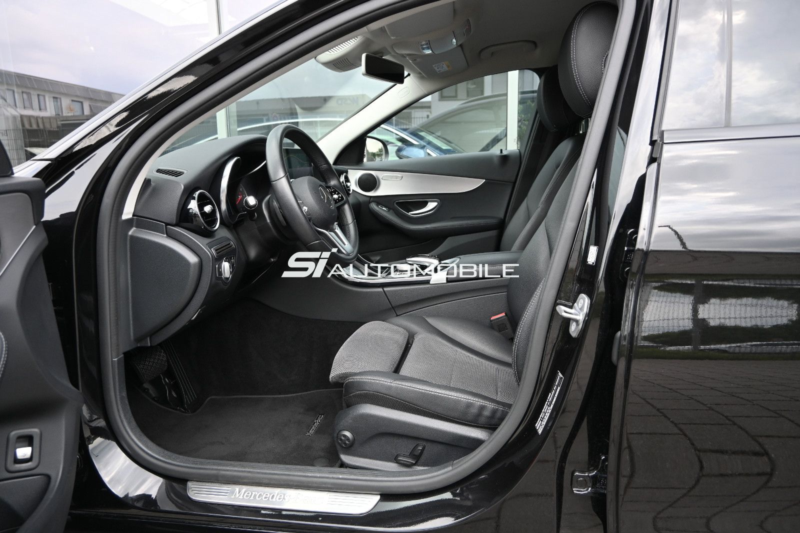 Fahrzeugabbildung Mercedes-Benz C 300 T Aut. Avantgarde °NIGHT°MULTIBEAM°KAMERA°