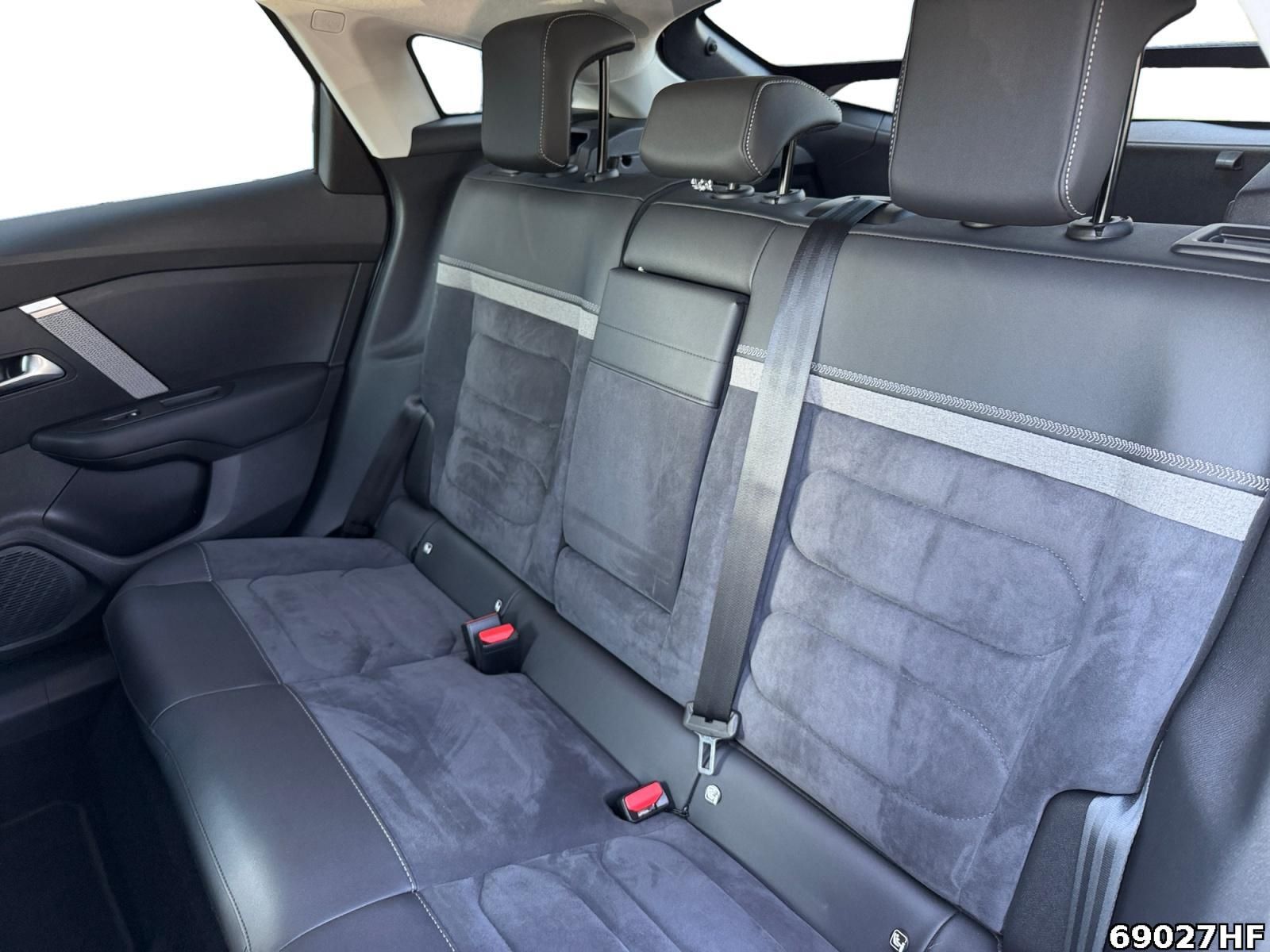 Fahrzeugabbildung Citroën C4 1.2 PureTech 130, Max