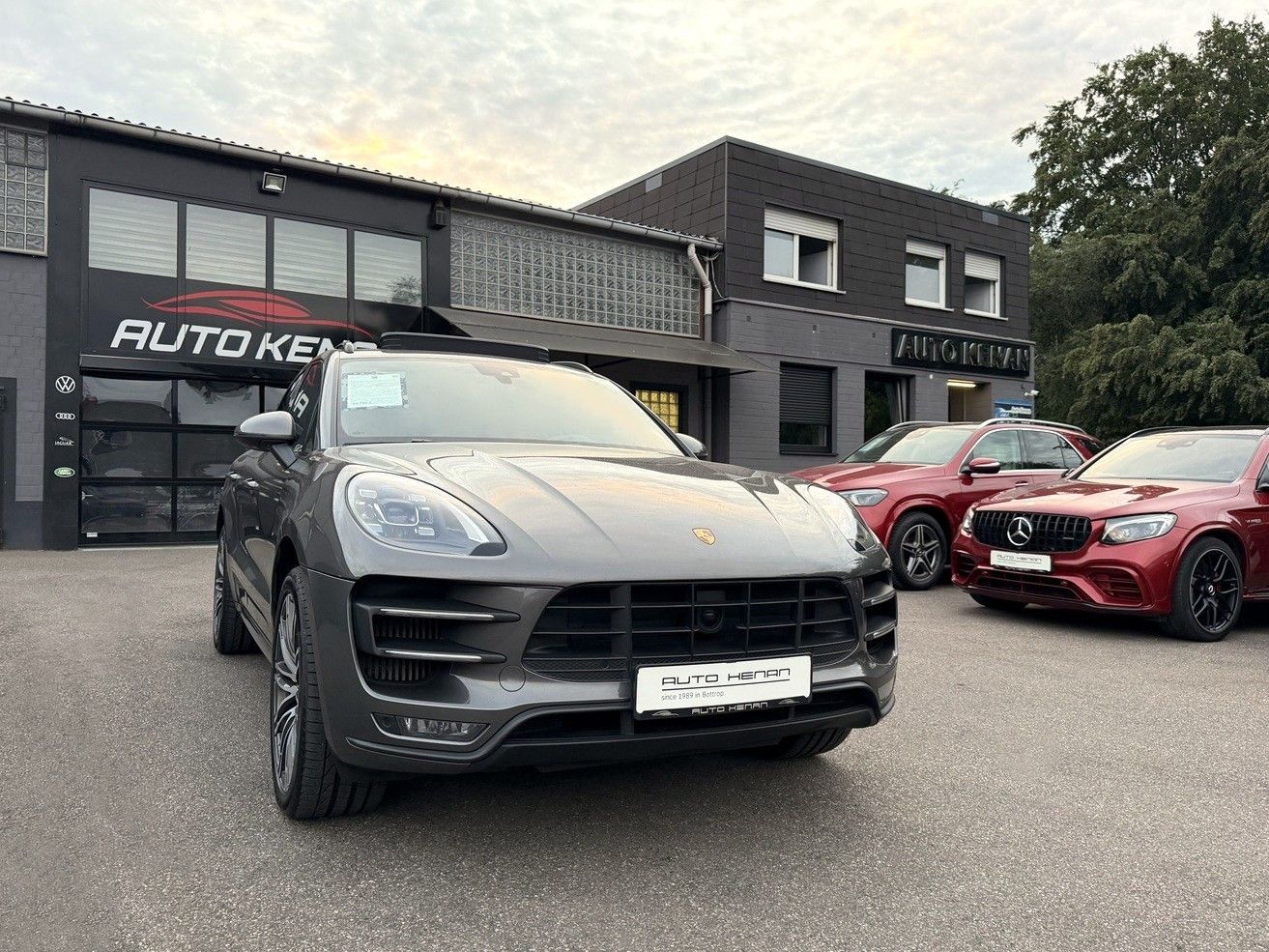 PORSCHE Macan Turbo 1.Hand ACC/STDHZ/LUFT/21/Pano/18Wege