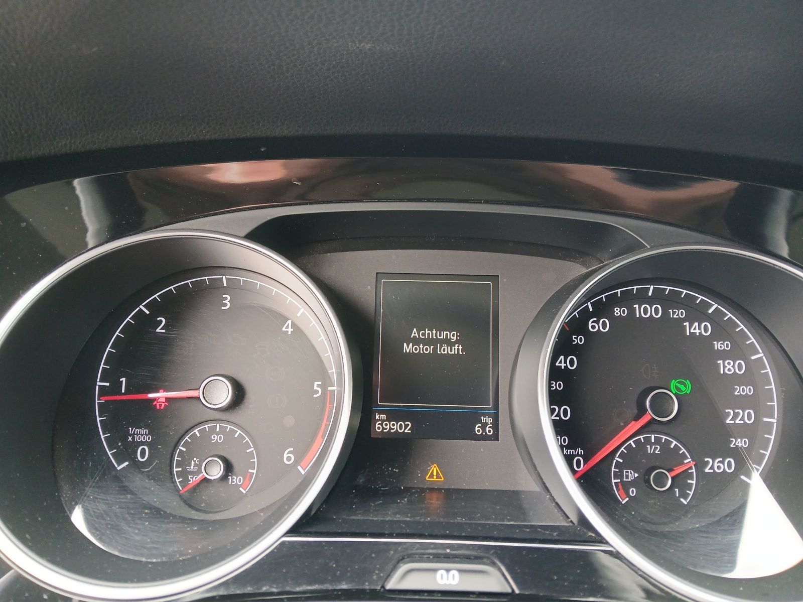 Fahrzeugabbildung Volkswagen Touran 2.0 TDI Highline DSG AHK Pano Kamera