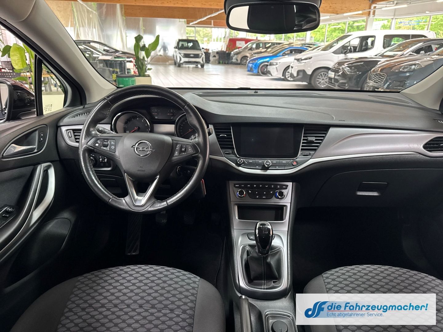 Fahrzeugabbildung Opel Astra K Sports Tourer Edition Start Stop Navi AC