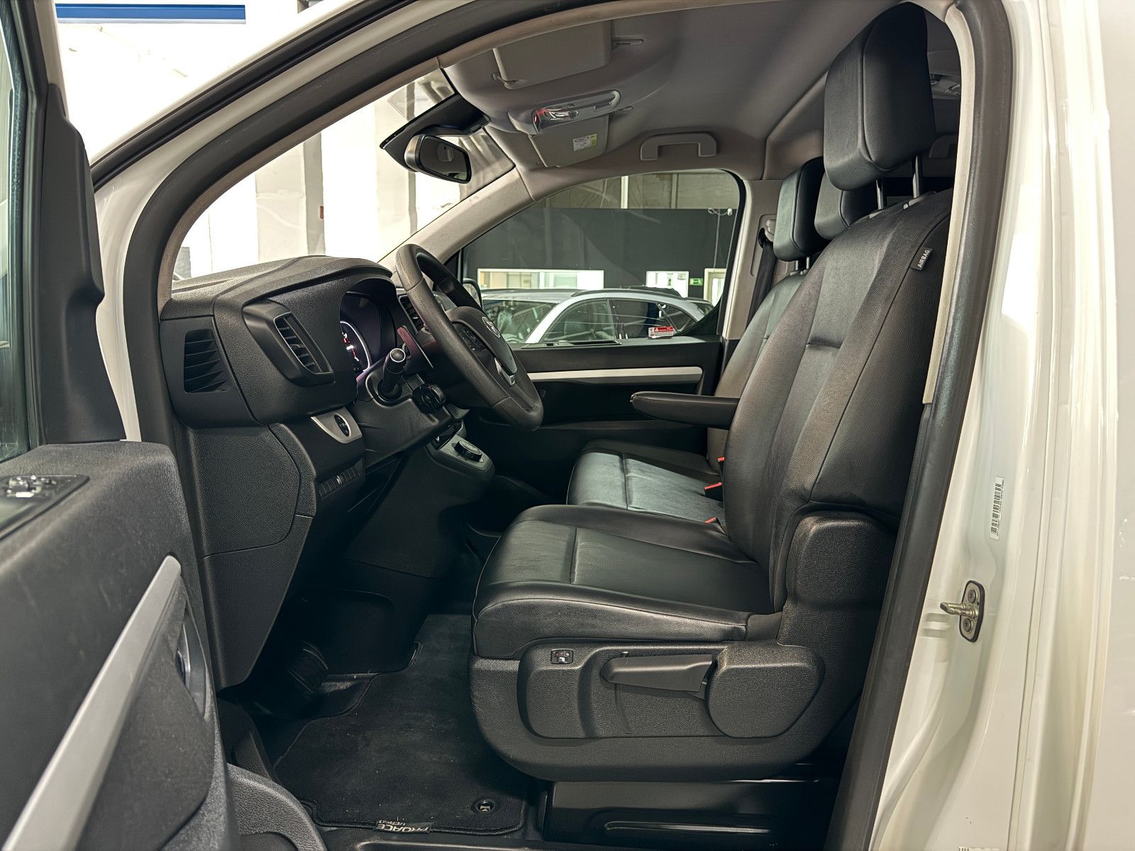 Fahrzeugabbildung Toyota Proace Verso L2 Shuttle Comfort Automatik Voll