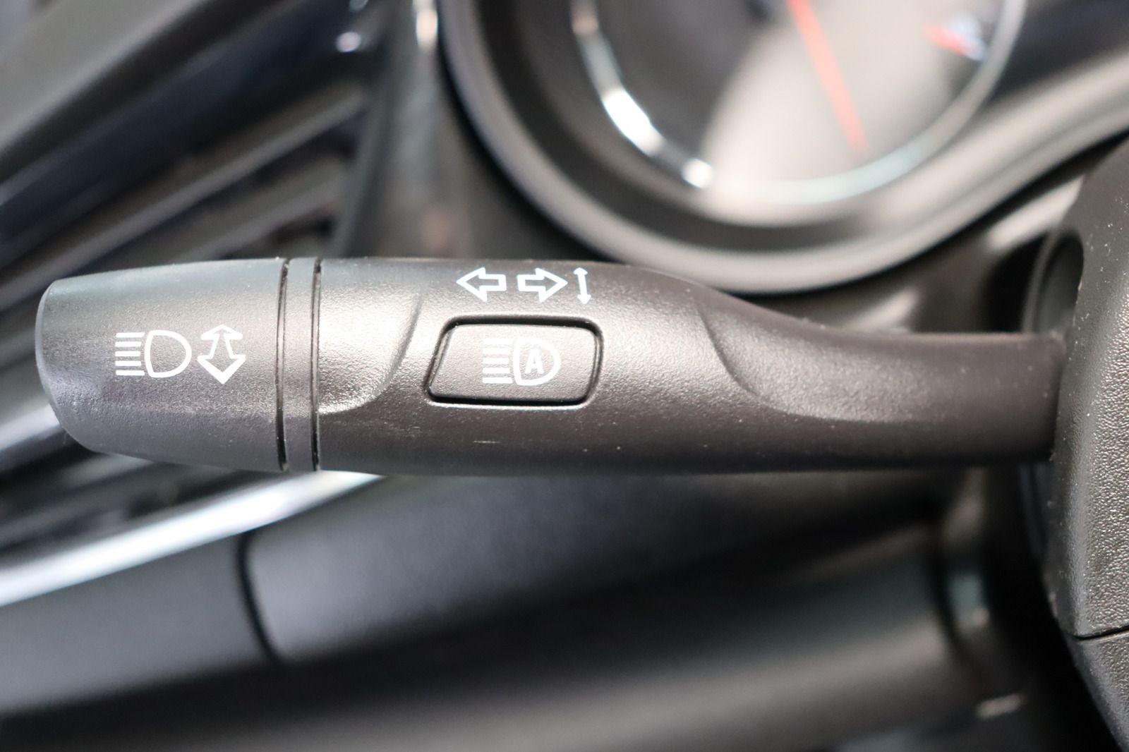 Fahrzeugabbildung Opel Insignia 2.0 CDTI Innovation * LED * Sitzhzg. *