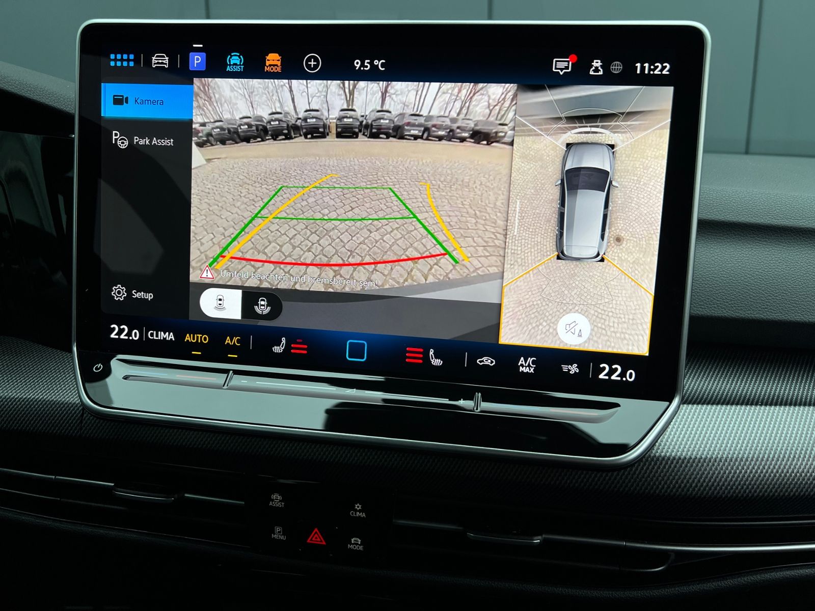 Fahrzeugabbildung Volkswagen Golf VIII R 2.0 TSI DSG 4MOTION *IQ.Light, Black