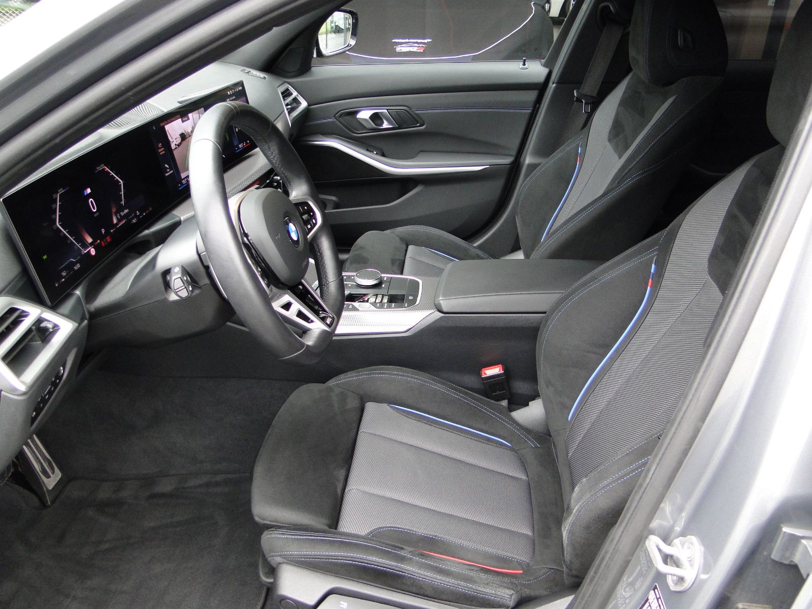 BMW 330i Touring xDrive M Sport foto 21