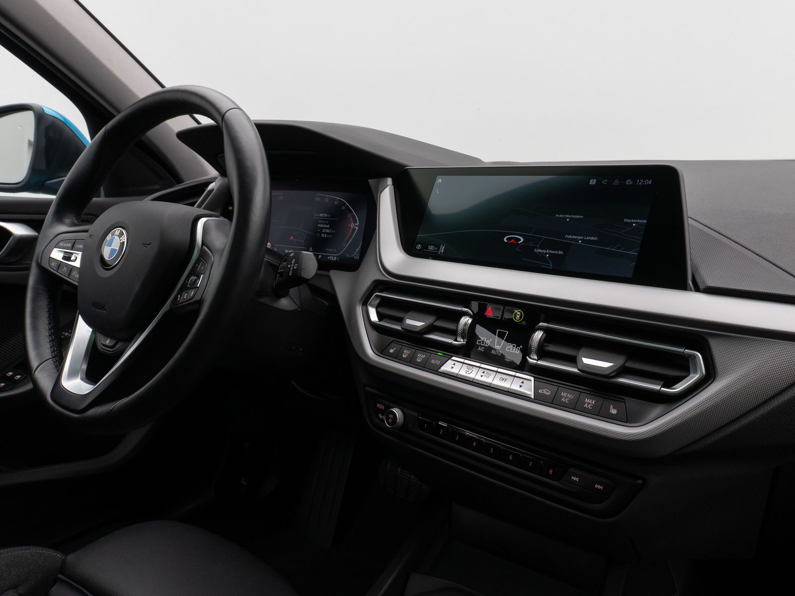 Fahrzeugabbildung BMW 118i Panorama Kamera Lenkrhzg DAB Komfort Sport