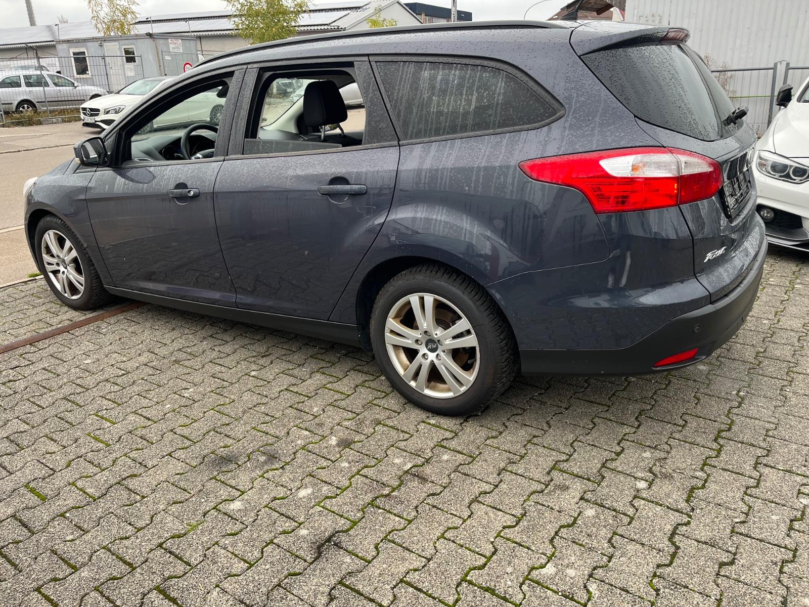 Ford Focus 2011 — photo 6
