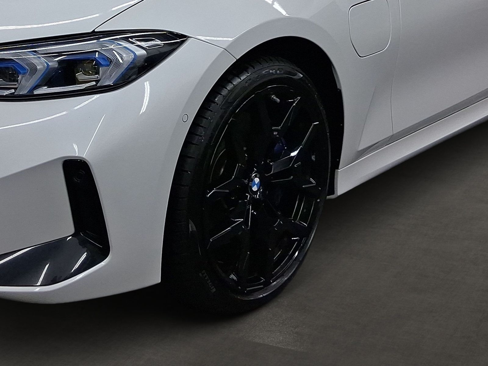BMW 330 - Bild 6