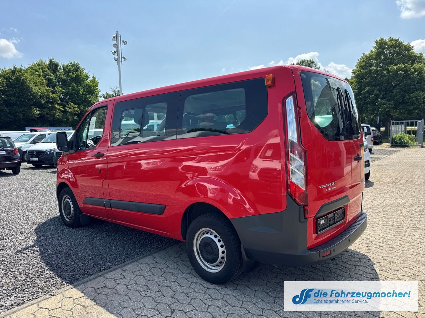 Fahrzeugabbildung Ford Transit Custom Kombi 300 L1 2.2 TDCi *4107