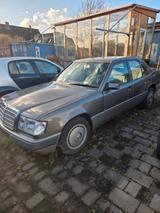 Mercedes-Benz E 230 Automatik - Mercedes-Benz E 230: Limousine