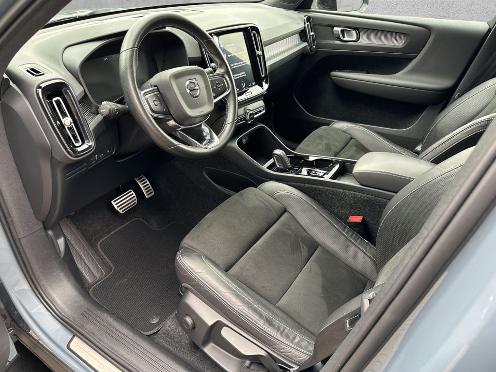 Fahrzeugabbildung Volvo XC40 T5 RECHARGE PHEV DKG R-DESIGN