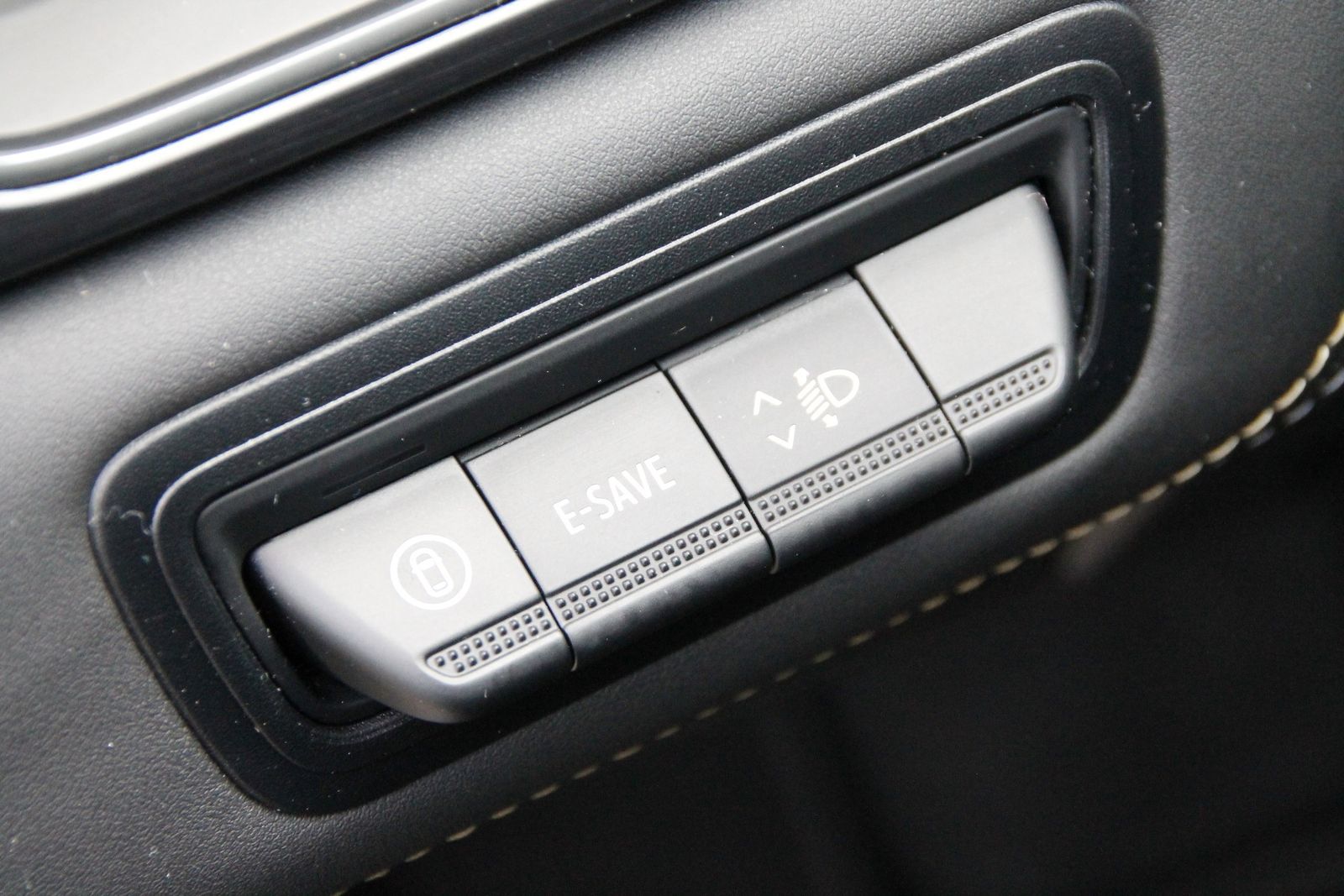 Fahrzeugabbildung Renault Symbioz Iconic E-Tech Full Hybrid 145