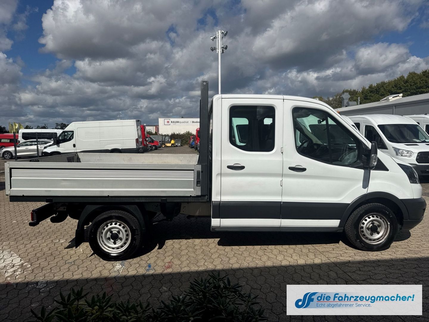 Fahrzeugabbildung Ford Transit Pritsche 310 L2 Doppelkabine 2.0 TDCi DP