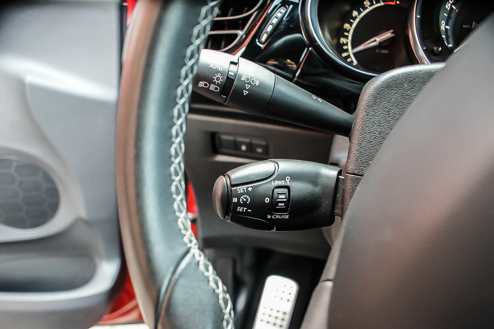 Fahrzeugabbildung Andere DS 3 SportChic Automatik LED VISION STYLE-PAKET