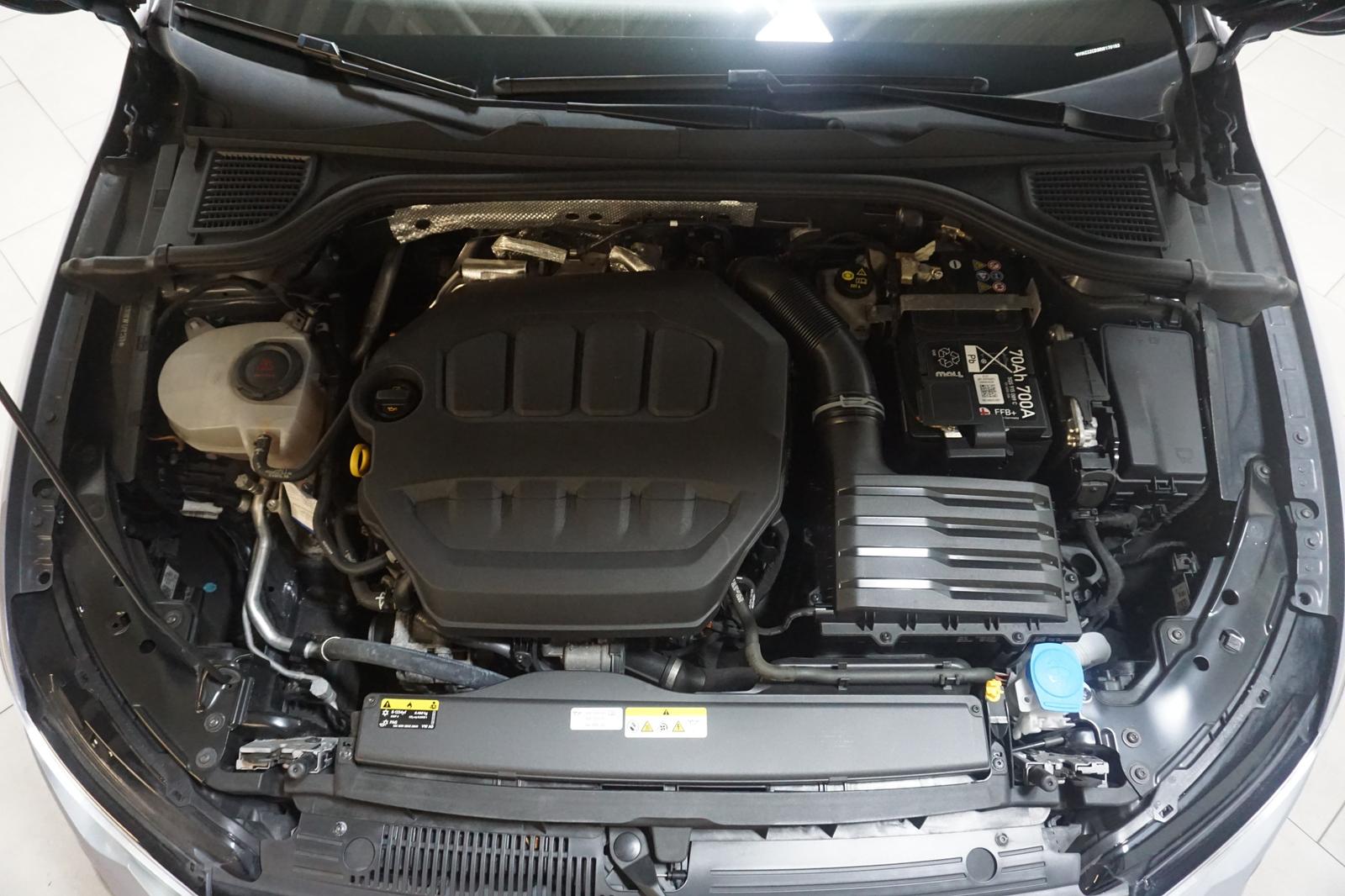 Volkswagen Golf 8 2.0TSI DSG 2xR-Line Virtual Pano Navi, миниатюра 15