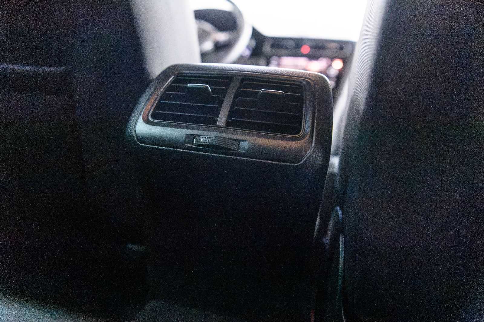 Fahrzeugabbildung Volkswagen Golf VII IQ.DRIVE +SHZ +ACC +NAVI