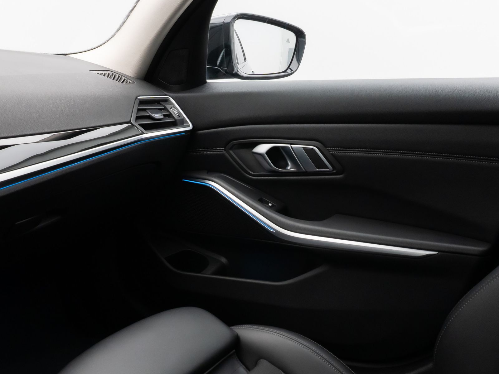 Fahrzeugabbildung BMW 330e xD Sport Line Kamera Laser HUD DAB HiFi AHK