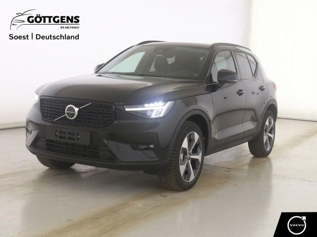 Volvo XC40 B3 Plus Dark  Mild Hybrid PANO LM19 360°