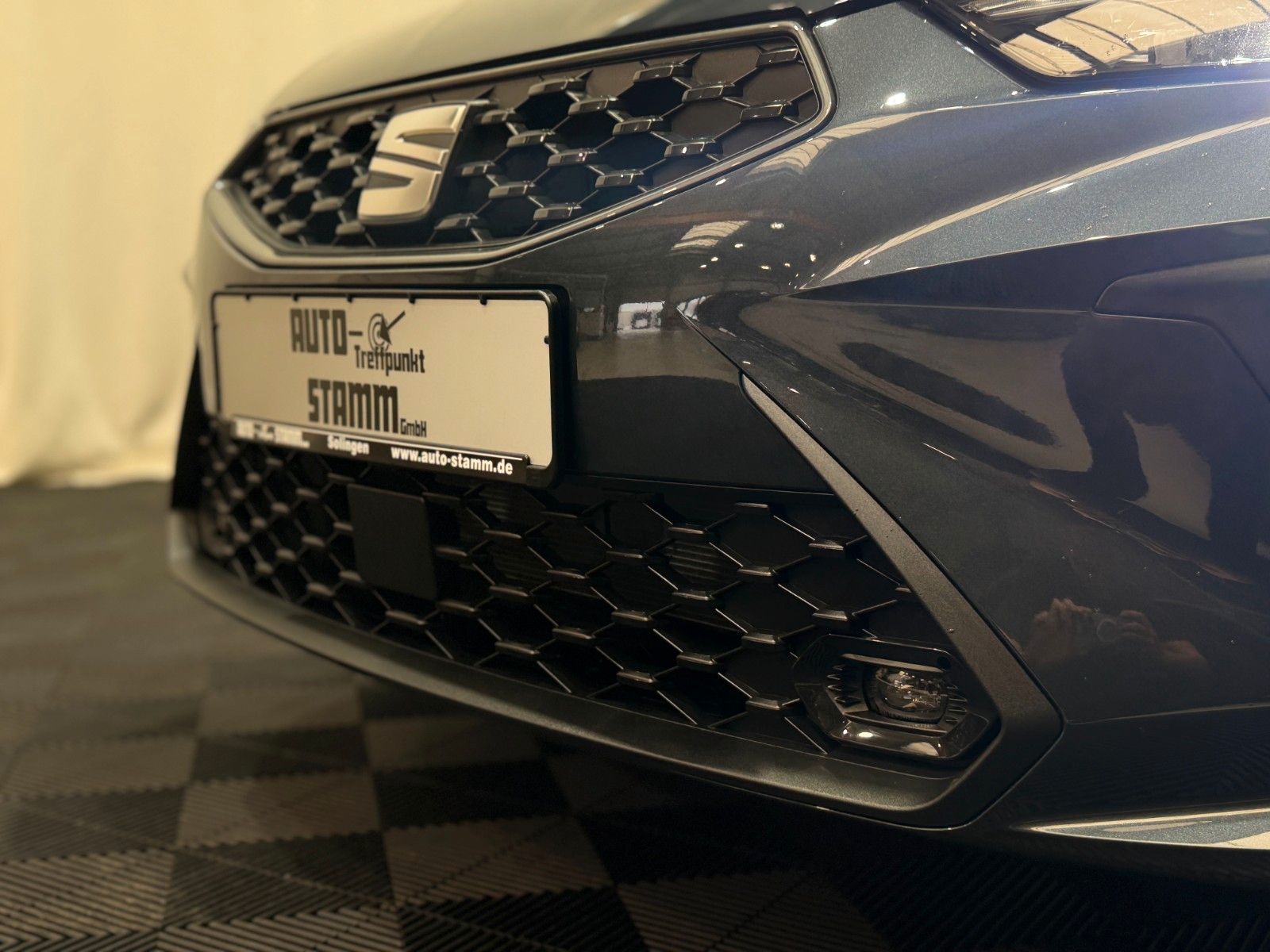 Fahrzeugabbildung SEAT Ibiza 1.0 MPI / Klimaanlage / Tempomat