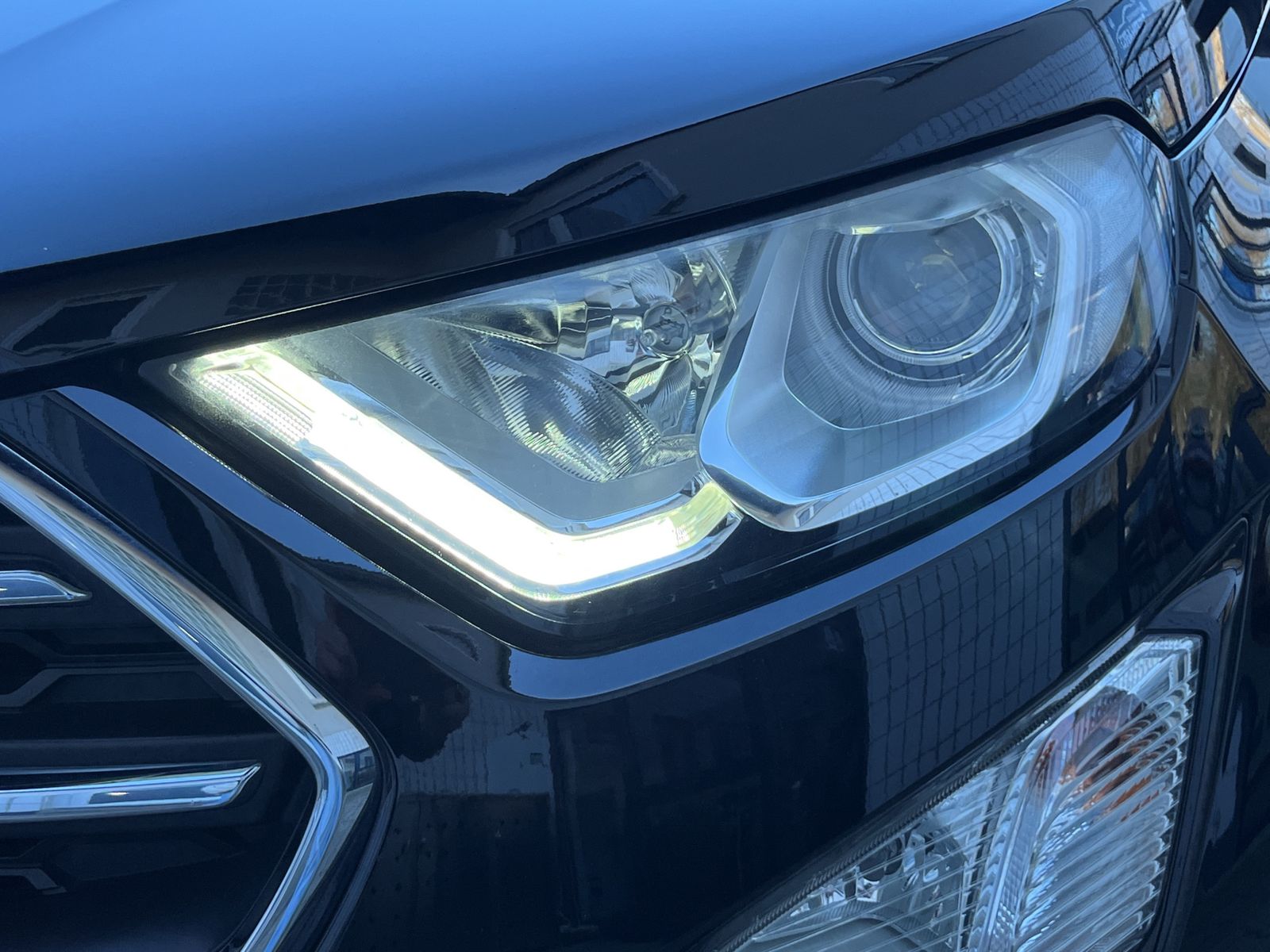 Fahrzeugabbildung Ford EcoSport **Automatik*PDC*Navi*SHZ*LHZ*SYNC**