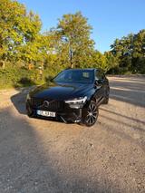 Volvo B4D AWD Ultimate Dark* 360°*Harman/Kardon*HUD*St