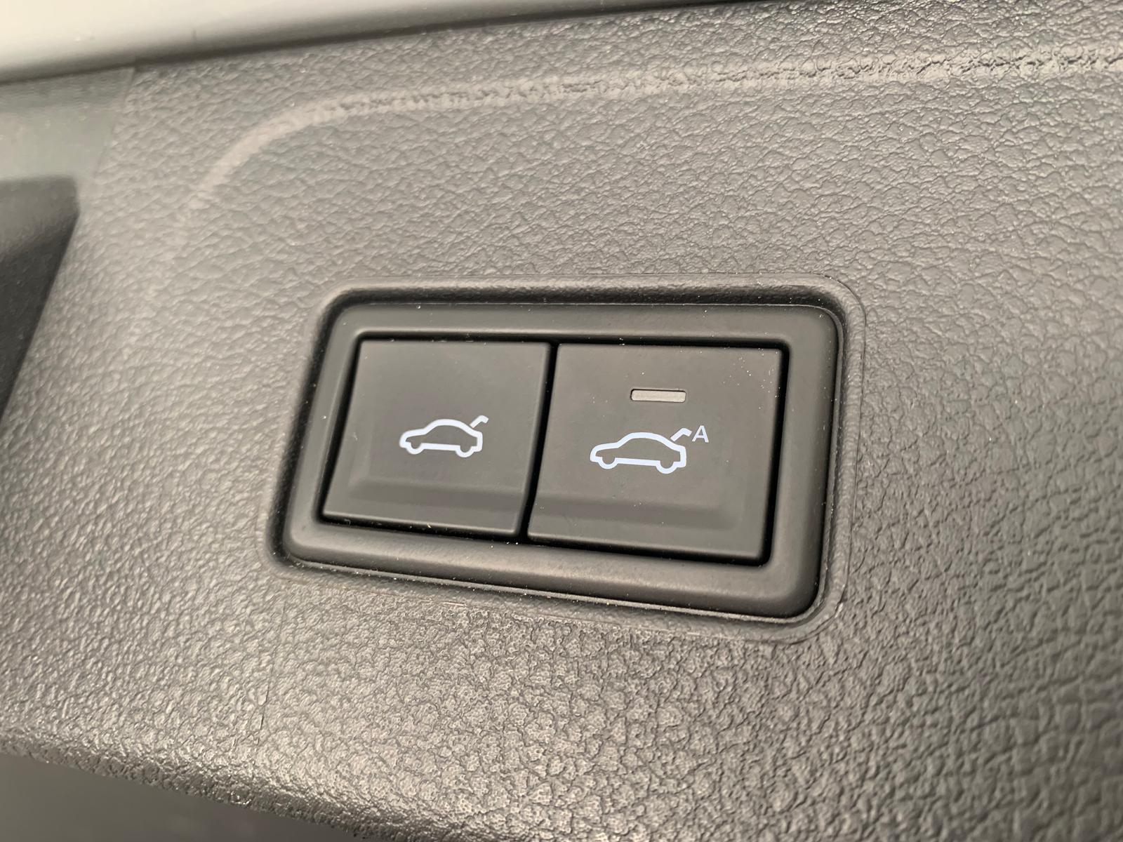 Volkswagen Passat Elegance DigTacho ACC Pano Memory, миниатюра 7