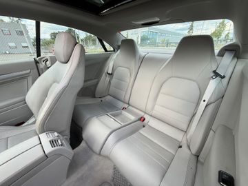 Mercedes E 350 - 11