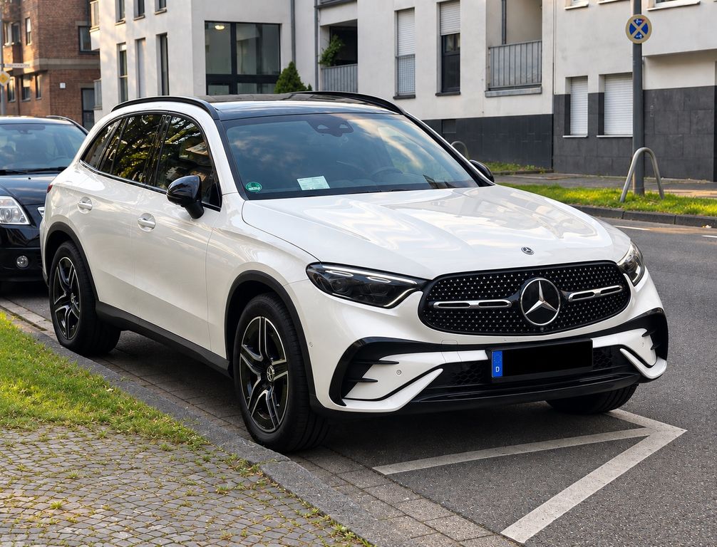 Image of Mercedes-Benz GLC 200