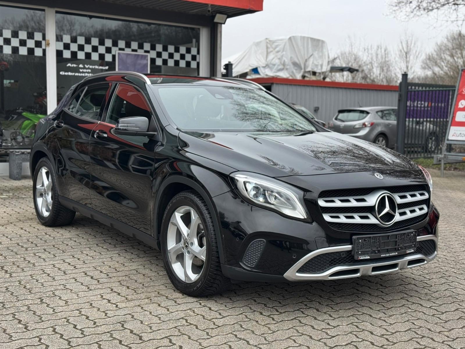 Mercedes-Benz GLA 200/2.HAND/LEDER/SCHECKHEFT/AUTOMATIK