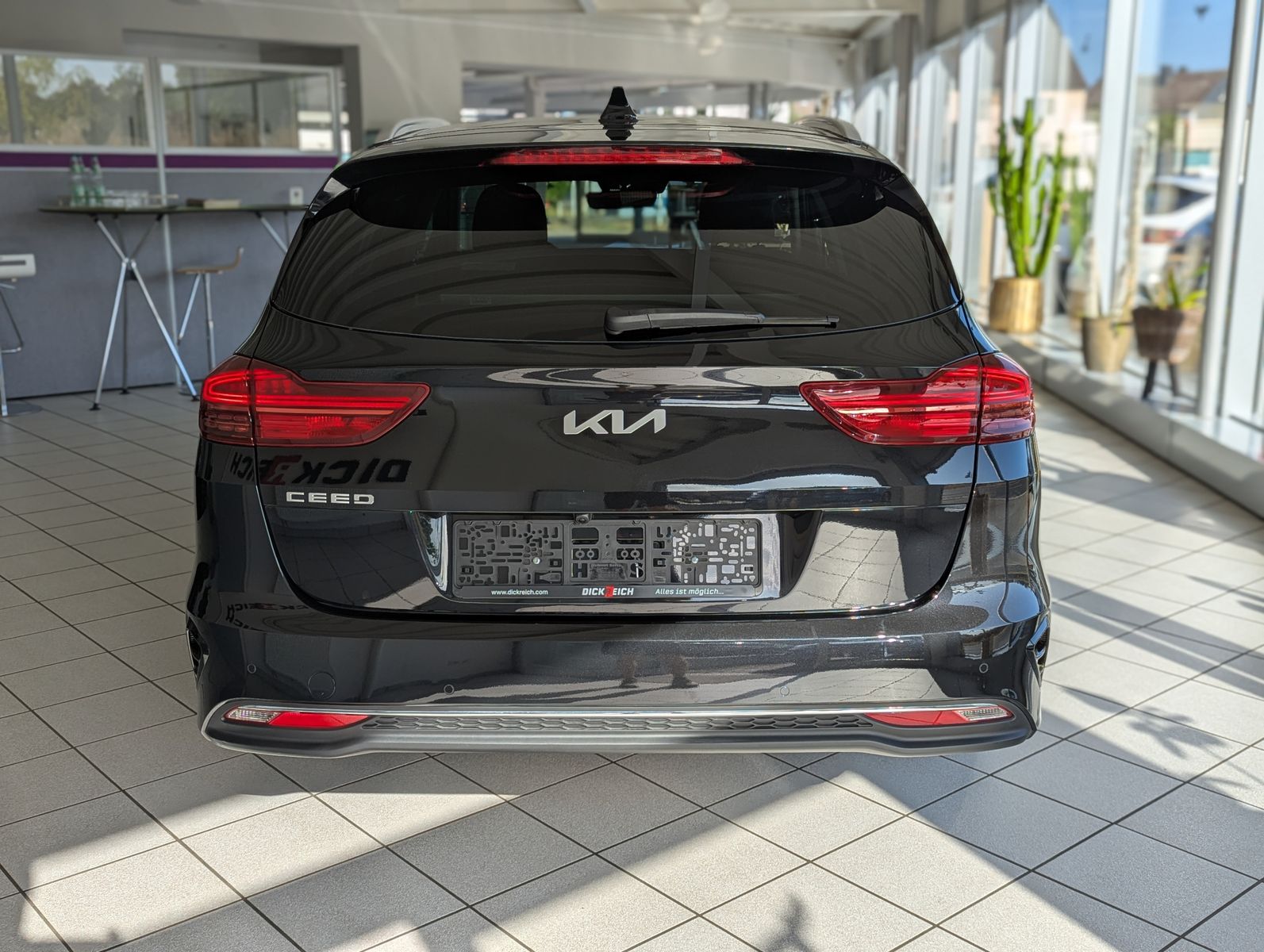 Fahrzeugabbildung Kia cee'd Sportswagon 1.5 Ultim Style-Pak JBL ACC 7J