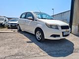 Chevrolet ASSICURATA 1 ANNO - GANCIO TRAINO - weiße Chevrolet Aveo