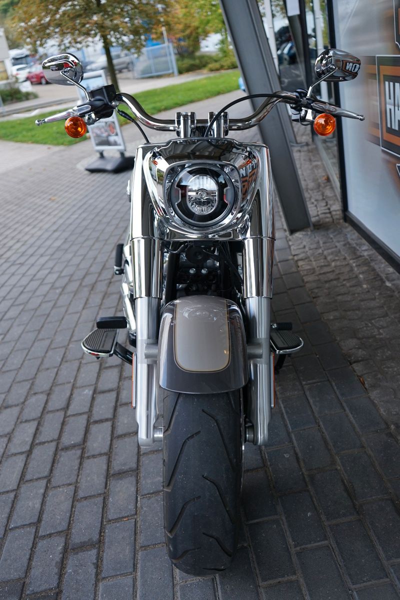 Fahrzeugabbildung Harley-Davidson Softail Fat Boy 114  MJ 2024 SOFORT VERFÜGBAR