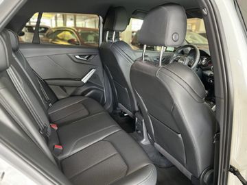 Fotografie des Audi Q2 35 TFSI S tronic sport AHK