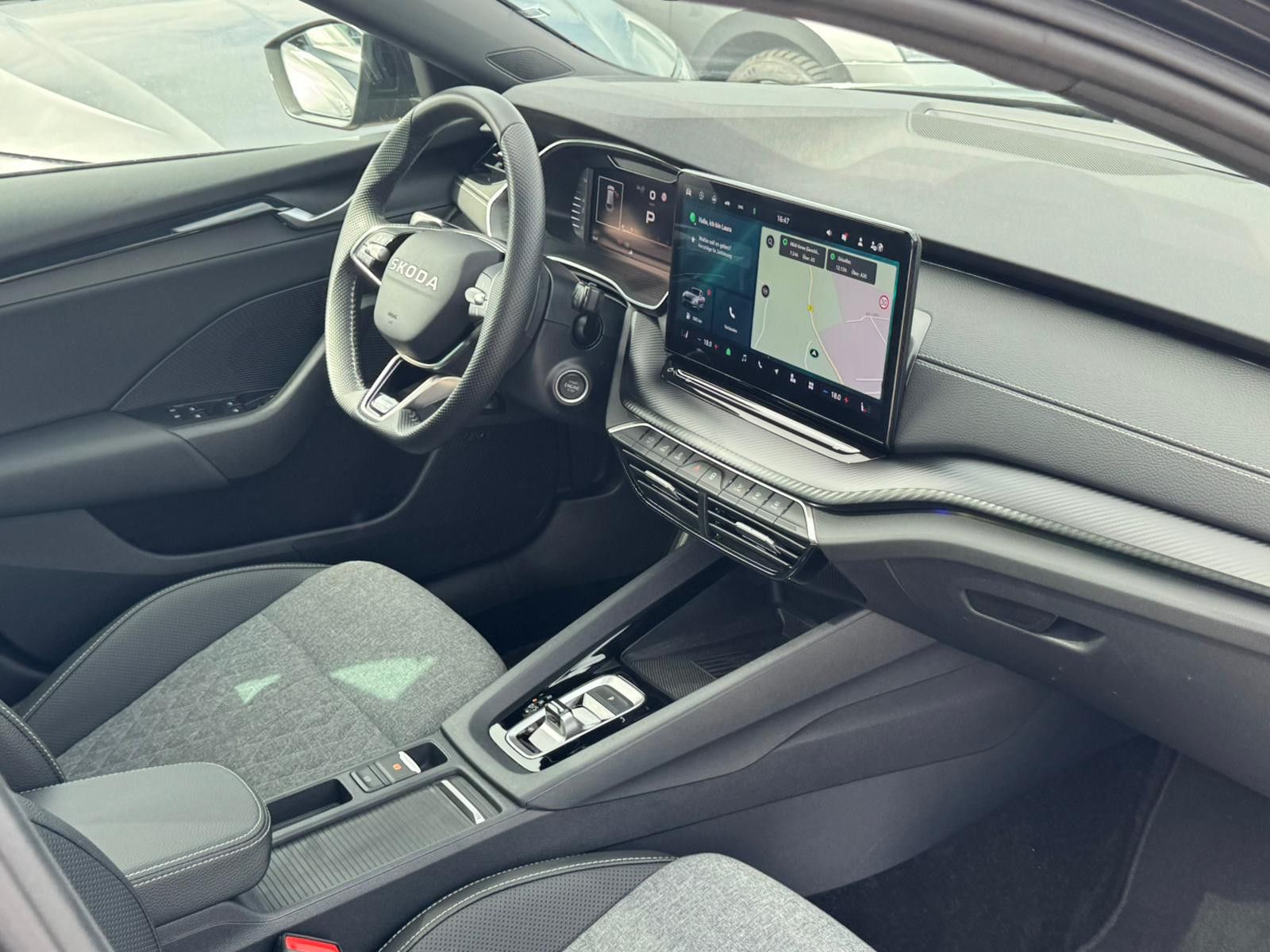 Fahrzeugabbildung SKODA Octavia 2.0 DSG Sportline MATRIX*PANO*CANT.*5J.G
